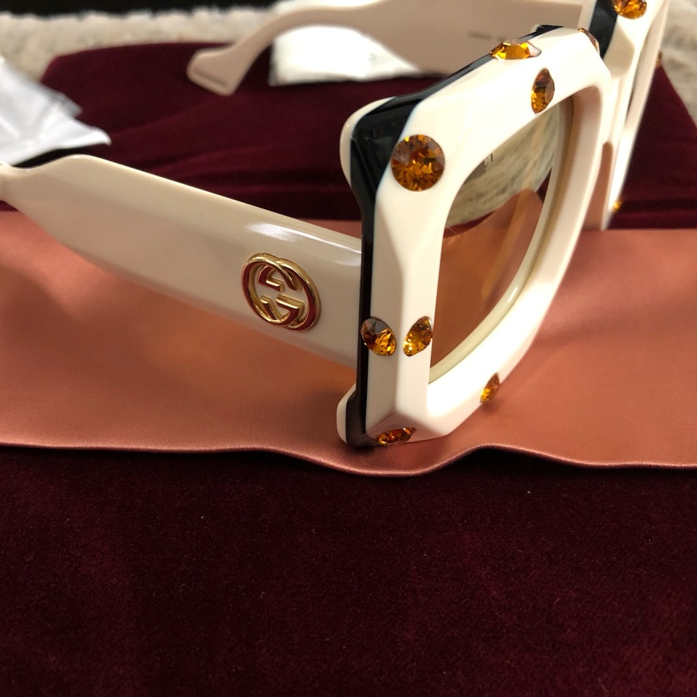 Gucci Hollywood Forever Sunnies - Picture 6 of 9